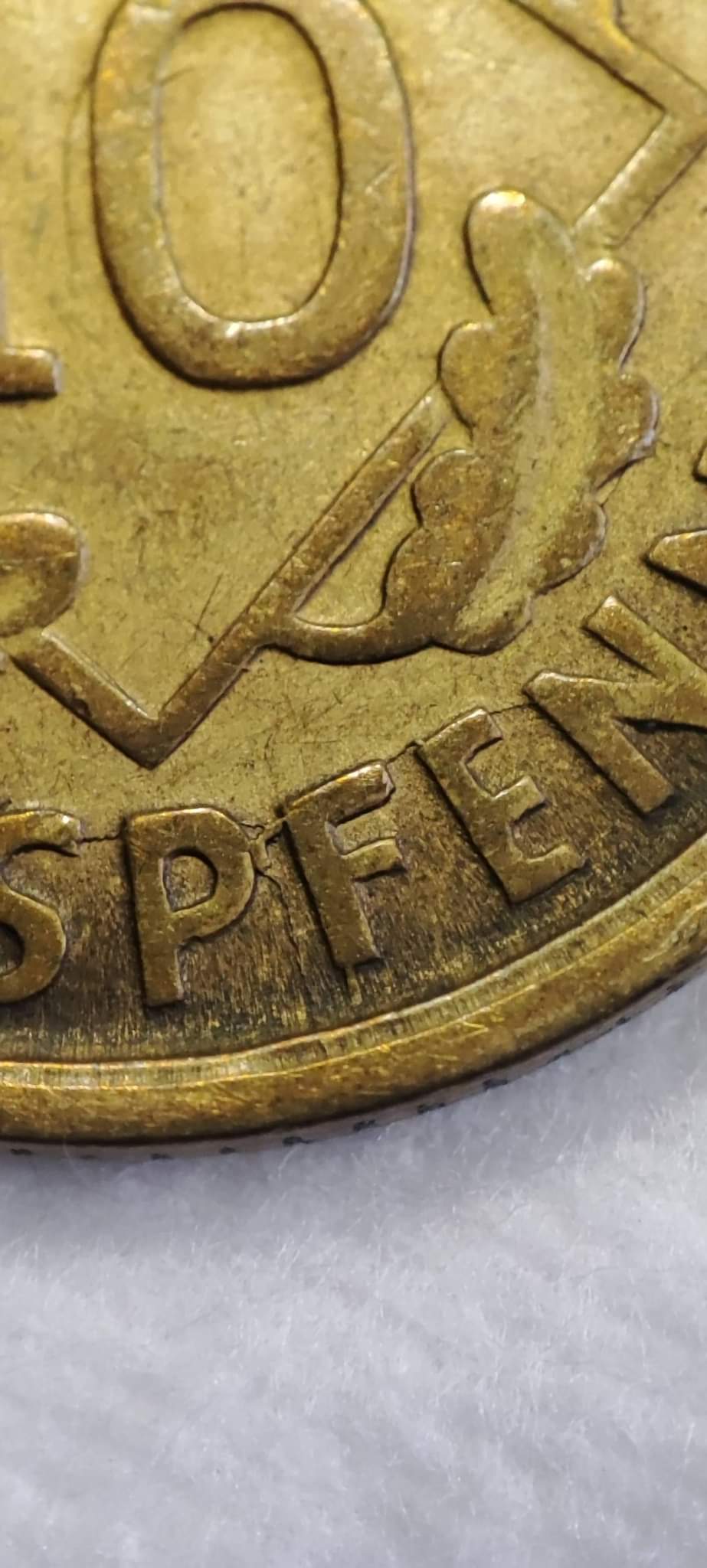 10-Reichspfennig-1925-D---Germany---Die-Cracks-Pre-Cud